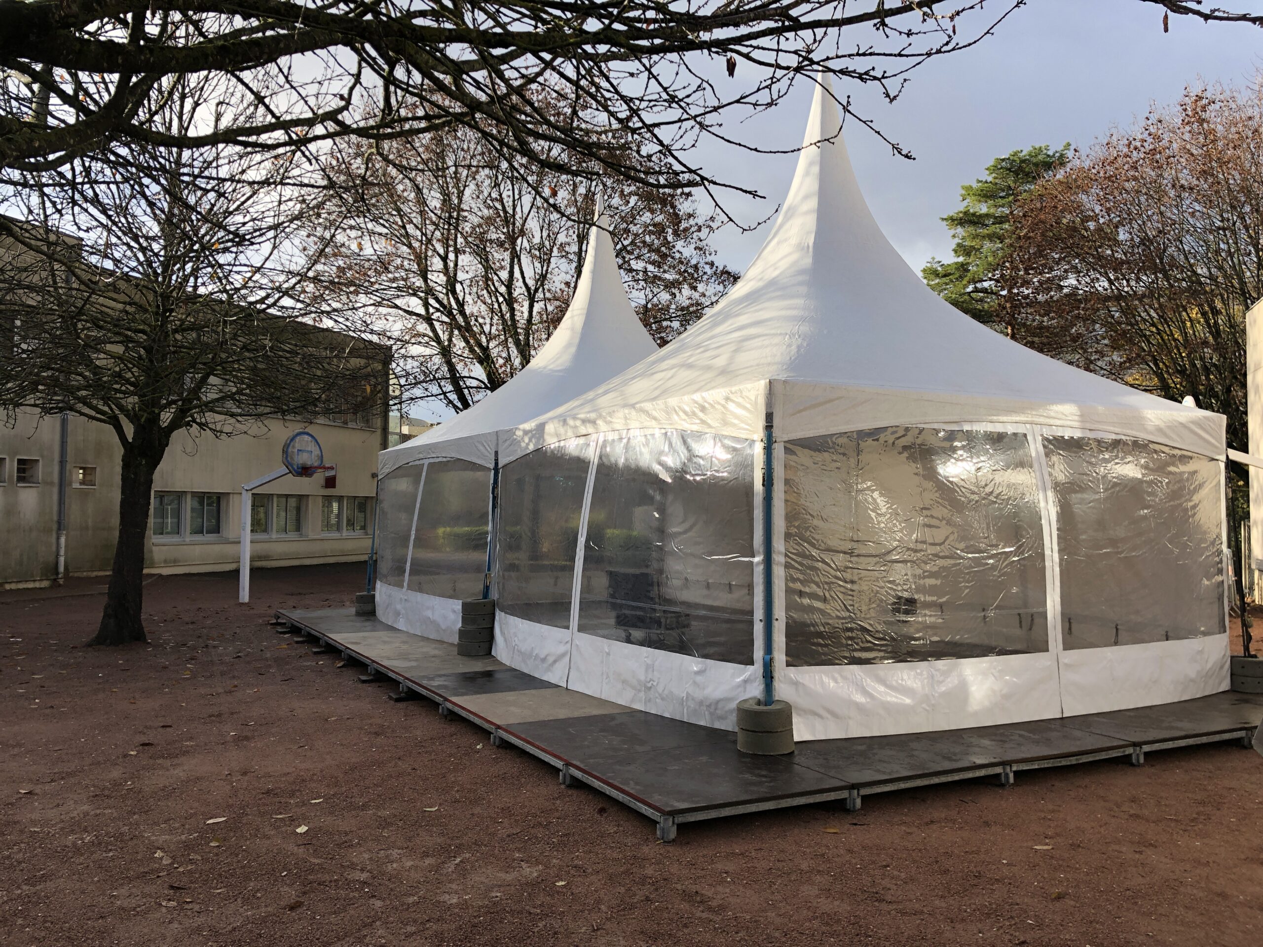 Montage tente Pagode (Maison Maladière Dijon)