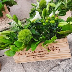 Caisse à vin fleurie